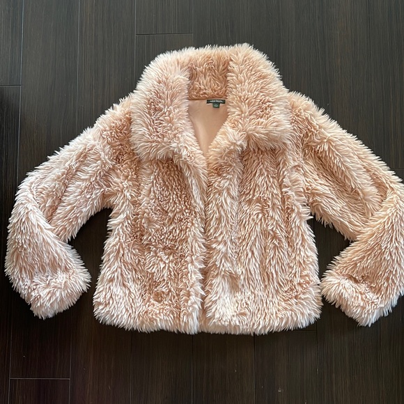 Urban Outfitters Jackets & Blazers - Urban Outfitters Cropped Fuzzy Coat